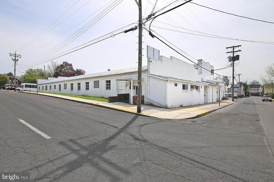 More Photos Of 308 S 1st St, Lebanon Warehouse For Sale