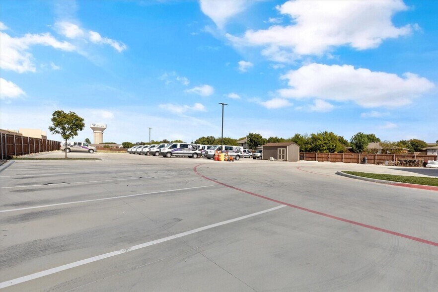 More Photos Of 5805 Starnes Rd, Watauga Medical For Sale