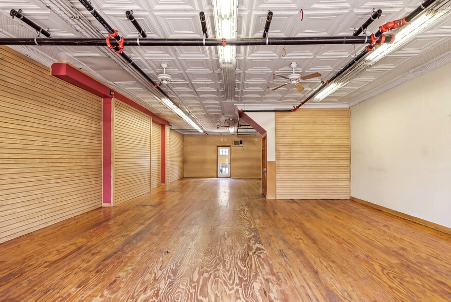 More Photos Of 272 Broadway, Bethpage General Retail For Sale