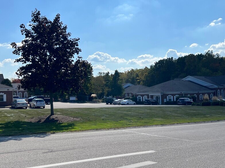 More Photos Of 1320 Corporate Dr, Hudson Medical For Lease