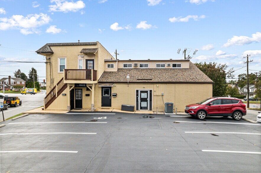 More Photos Of 2501 W Chester Pike, Broomall Storefront Retail Residential For Sale