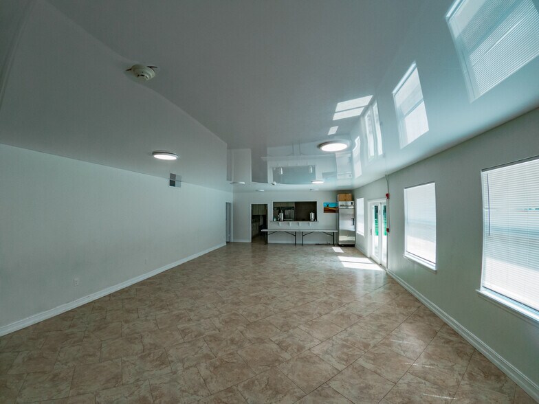 More Photos Of 1901 Leonid Rd, Jacksonville Schools For Sale