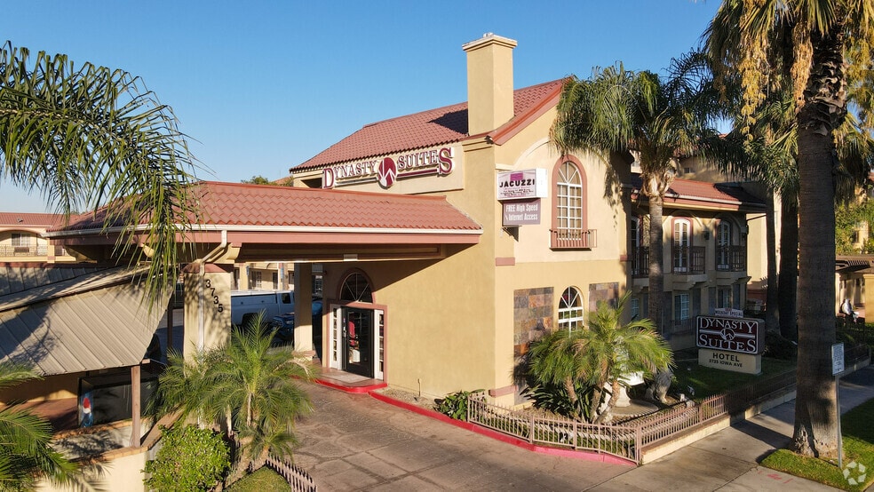 More Photos Of 3735 Iowa Ave, Riverside Hotel For Sale