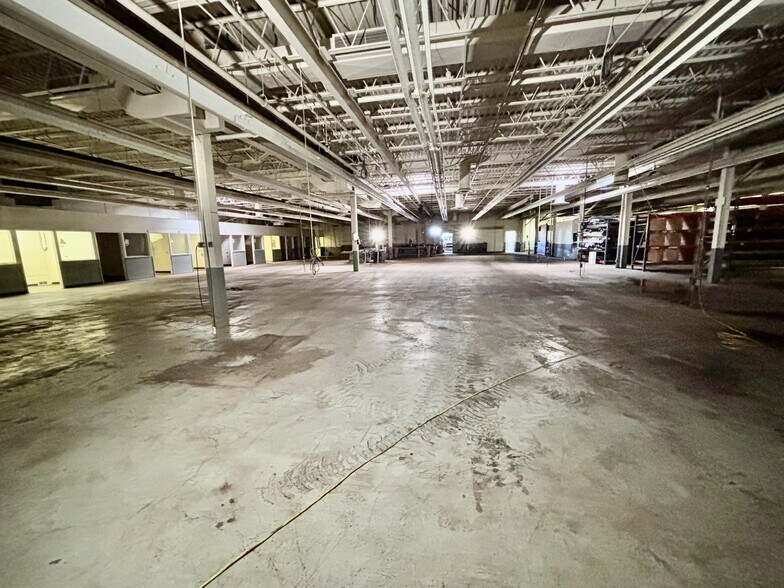 More Photos Of 365 Leo St, Dayton Warehouse For Sale