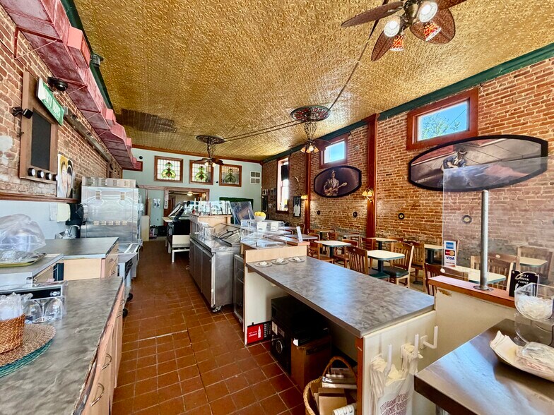 More Photos Of 100 S Main St, Yazoo City Flex For Sale
