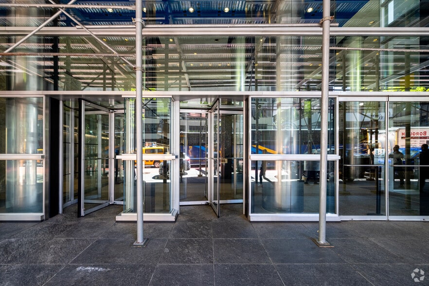More Photos Of 633 Third Ave, New York Loft Creative Space For Sale