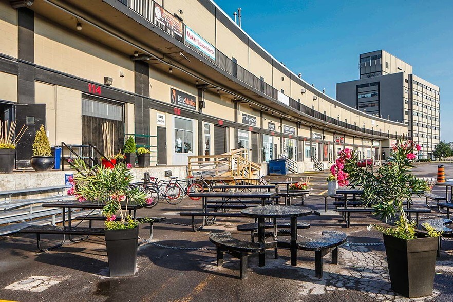 More Photos Of 250 City Centre Ave, Ottawa Medical For Lease