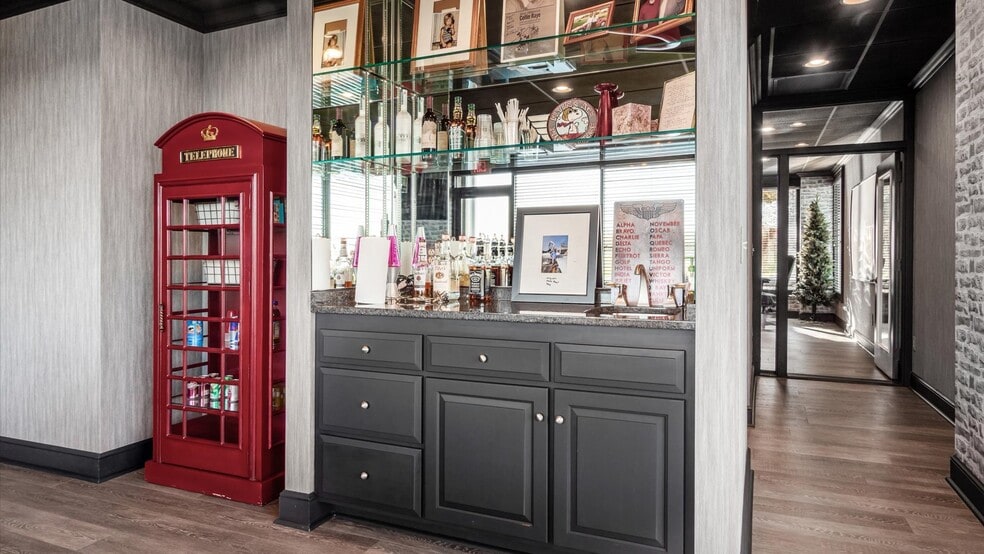 More Photos Of 300 Heath Rd, Heath Airplane Hangar For Sale