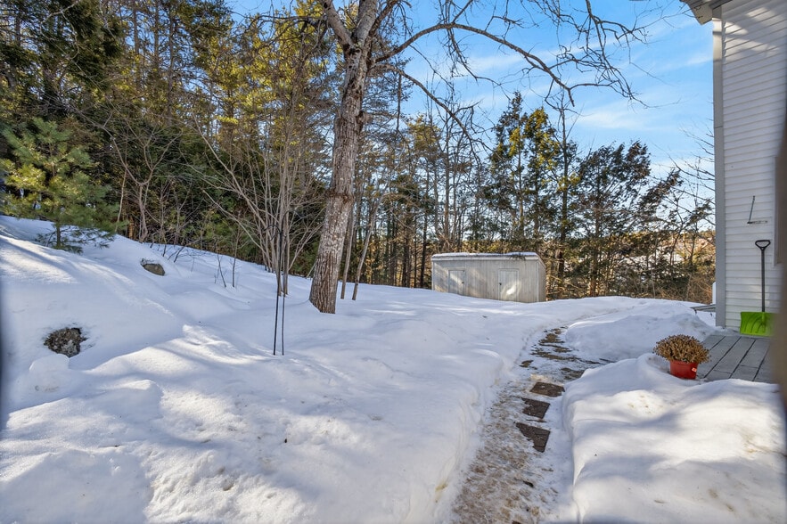 More Photos Of 11 Aegis Dr, Bath Office Residential For Sale