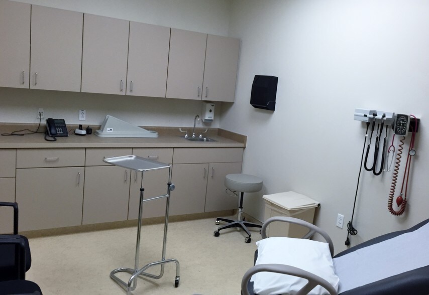 More Photos Of 4532 N Mesa St, El Paso Medical For Lease