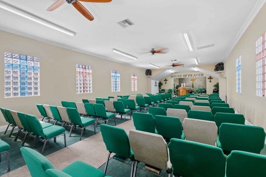 More Photos Of 7510 Valaho Dr, Tujunga Religious Facility For Sale