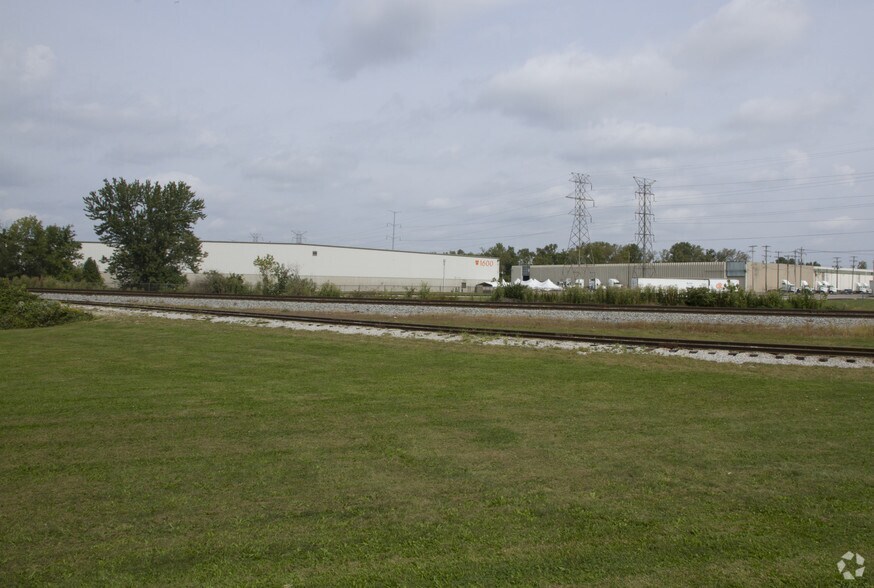 More Photos Of 1580 Williams Rd, Columbus Unknown For Lease