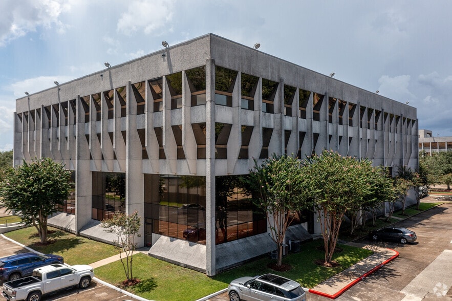 More Photos Of 17625 El Camino Real, Houston Unknown For Lease