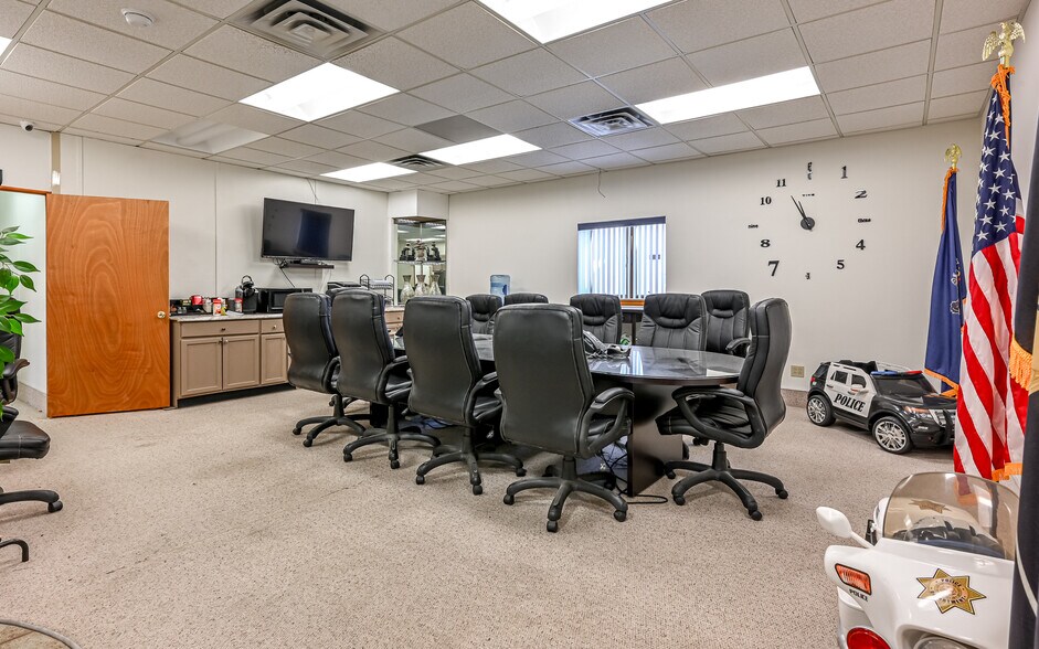 More Photos Of 817 Main St, Pittsburgh Office For Sale