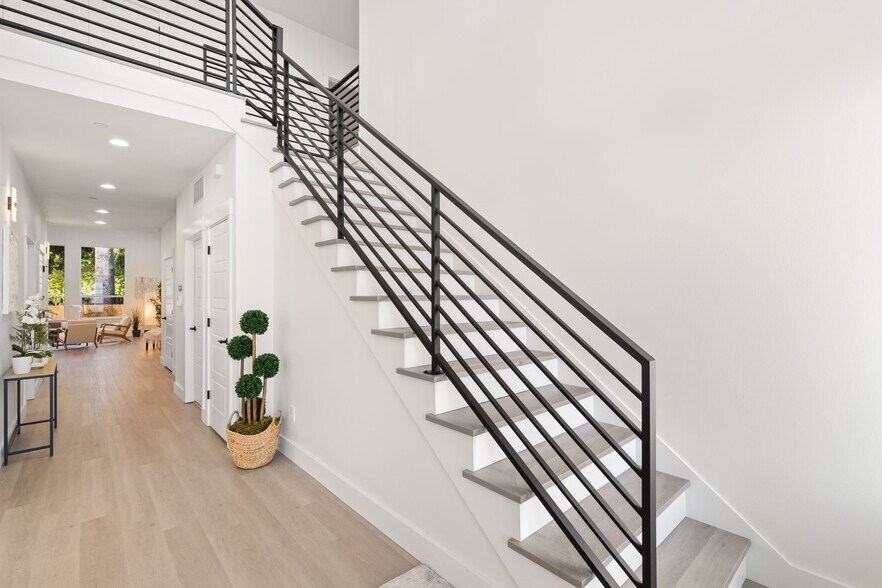 More Photos Of 1801 SE Brookwood Ave, Hillsboro Specialty For Sale