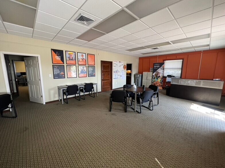 More Photos Of 134 High St, Montgomery Office For Sale