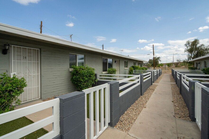 More Photos Of 511 N 52nd St, Phoenix Apartments For Sale