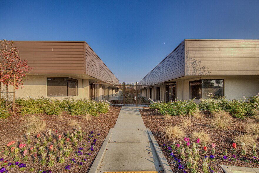 More Photos Of 5300 Lennox Ave, Bakersfield Medical For Sale