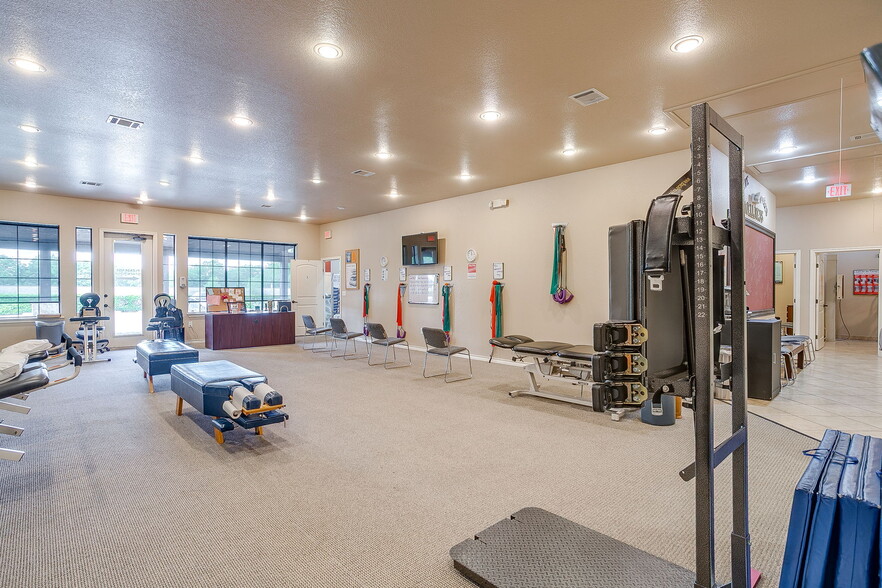 More Photos Of 1318 John Jones Dr, Burleson Office For Sale