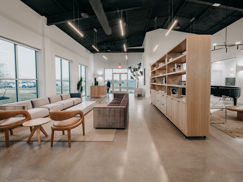 More Photos Of 9555 Harmon Rd, Fort Worth Office For Lease