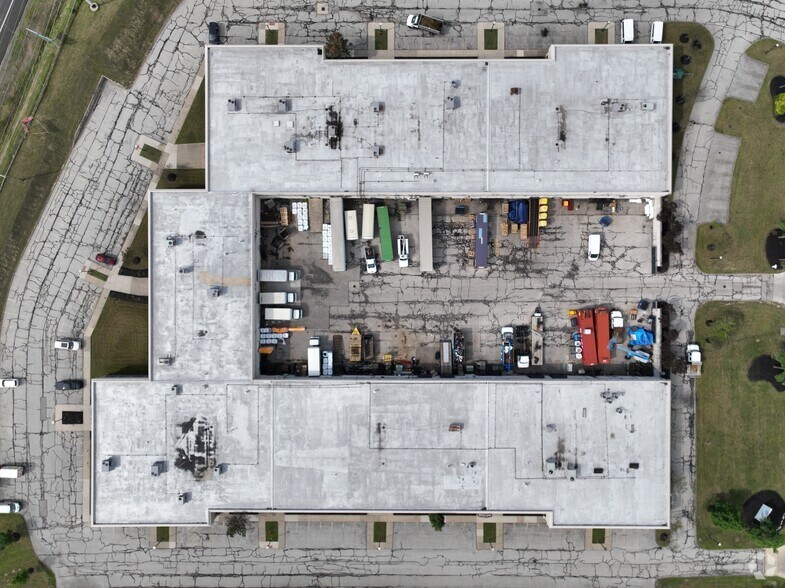 More Photos Of 4400 Renaissance Pky, Warrensville Heights Flex For Sale