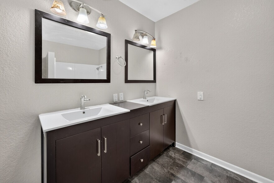 More Photos Of 505 Bub Hayner Rd, Karnack Apartments For Sale