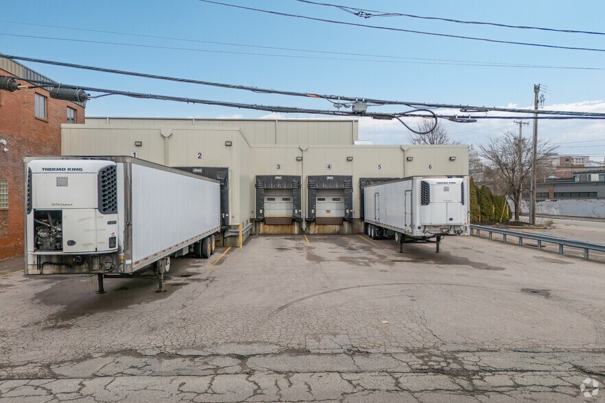 More Photos Of 15-25 Bath St, Providence Warehouse For Lease