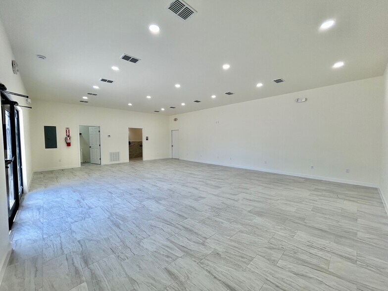 More Photos Of 1113 San Bernardo Ave, Laredo Office For Lease