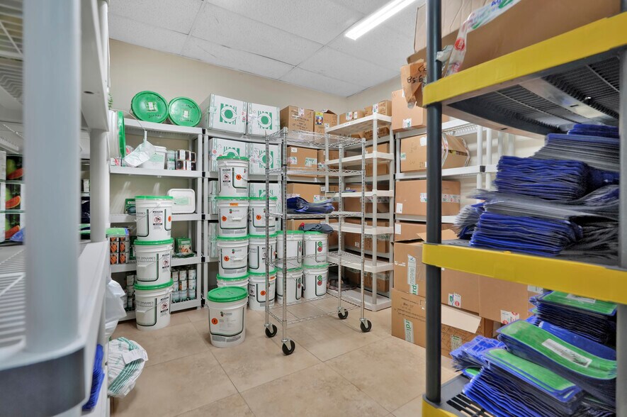 More Photos Of 3337 NW 74th Ave, Miami Warehouse For Lease