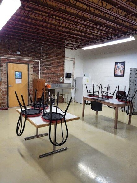 More Photos Of 1601 N Jessup St, Wilmington Manufacturing For Lease