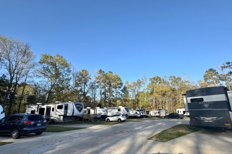 More Photos Of 5264 Ted Trout Dr, Lufkin Trailer Camper Park For Sale