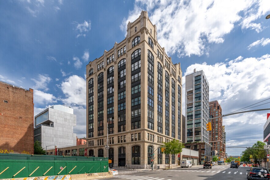 Primary Photo Of 210 Eleventh Ave, New York Office For Lease