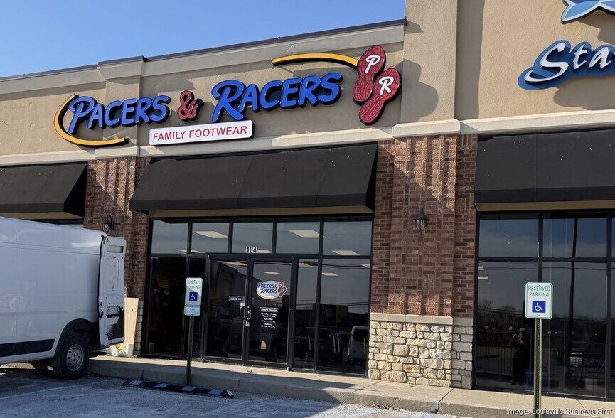 More Photos Of 3015 E 10th St, Jeffersonville Storefront For Lease