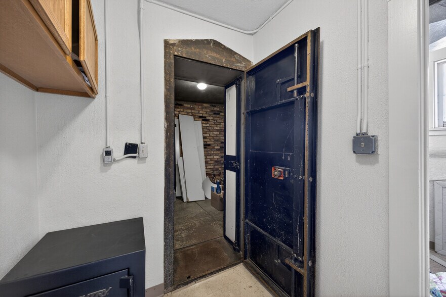 More Photos Of 301 State Ave, Alamosa Storefront Retail Office For Sale
