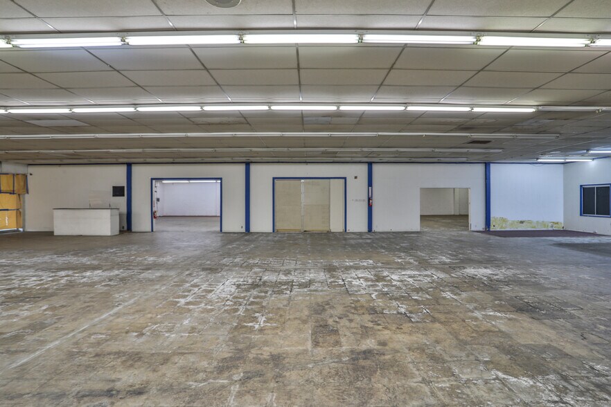 More Photos Of 4611 Holt Blvd, Montclair Showroom For Lease