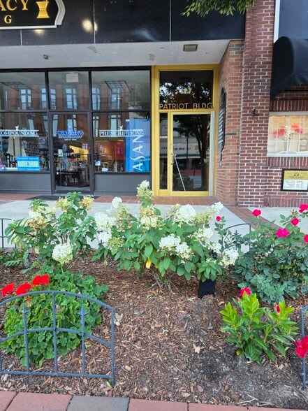 More Photos Of 127-137 Main St, Nashua Office For Lease