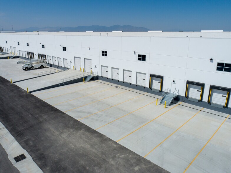 More Photos Of 1376 W 2600 S, Woods Cross Distribution For Lease