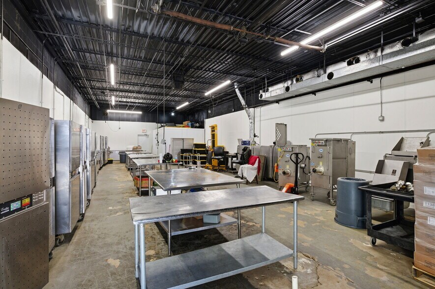 More Photos Of 4136 N Kedzie Ave, Chicago Medical For Sale