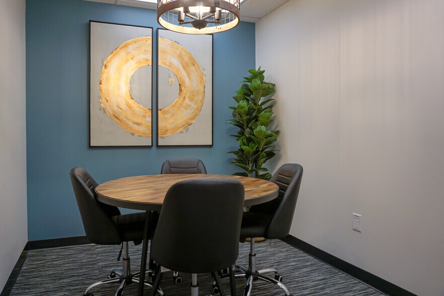 More Photos Of 8637 Fredericksburg Rd, San Antonio Coworking Space