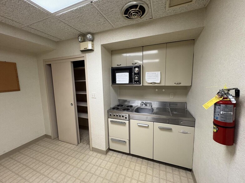 More Photos Of 128 S Main St, Lawrenceburg Freestanding For Sale