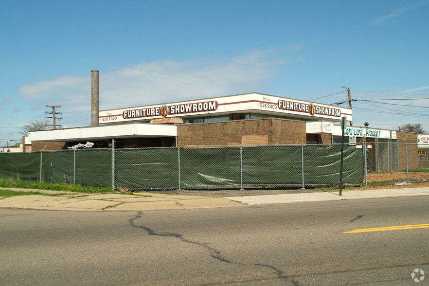 More Photos Of 11511 Kelly Rd, Detroit Storefront For Sale