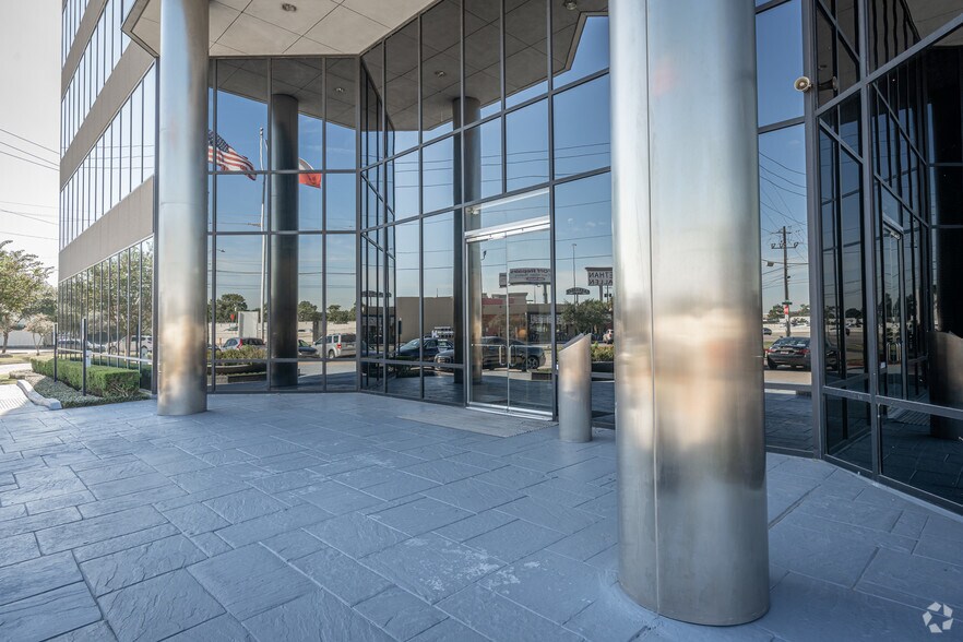 More Photos Of 11451 Katy Fwy, Houston Office For Sale