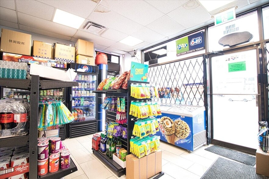 More Photos Of 410 Queen St, Chatham Service Station For Sale