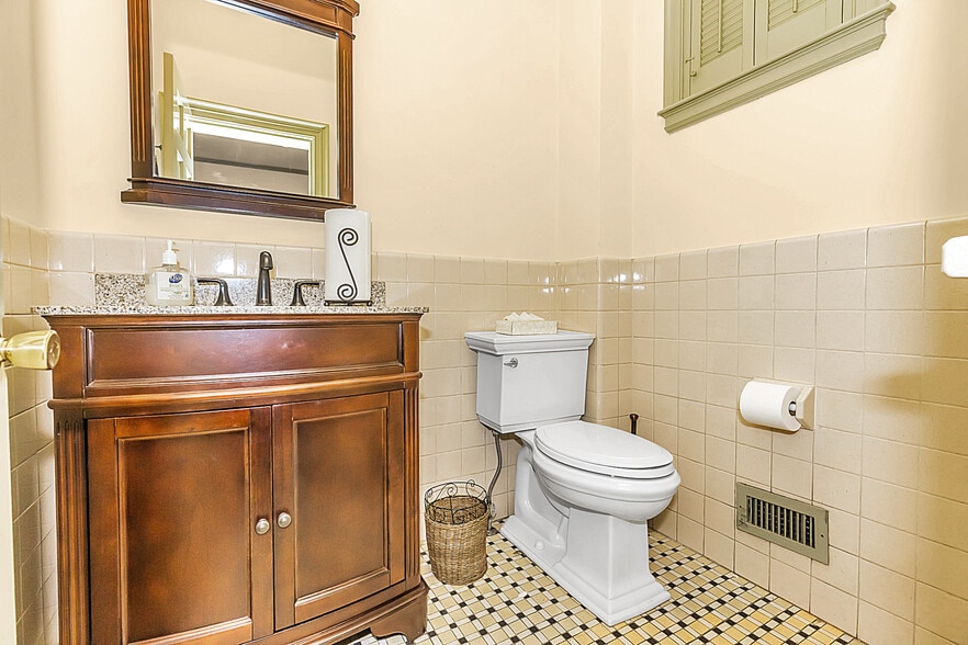 More Photos Of 303 Chestnut St, Philadelphia Office Residential For Sale