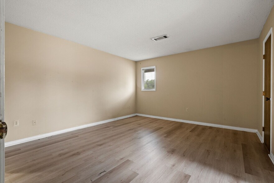 More Photos Of 2401 S 50th St, Fort Smith Apartments For Sale