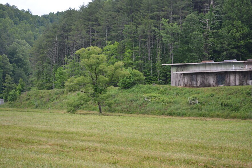 More Photos Of 6421 Highway 91 N, Laurel Bloomery Warehouse For Sale