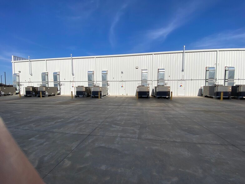 More Photos Of 4204 28th Ave NW, Norman Industrial For Lease