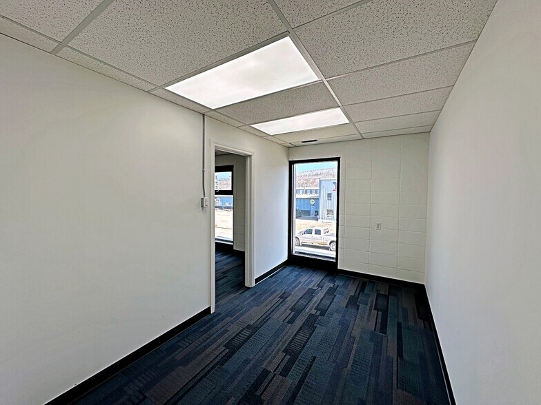 More Photos Of 8127 Fraser Av, Fort McMurray Service For Lease