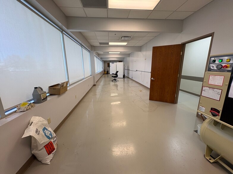 More Photos Of 3589 Sagamore Pky, Lafayette Office For Lease