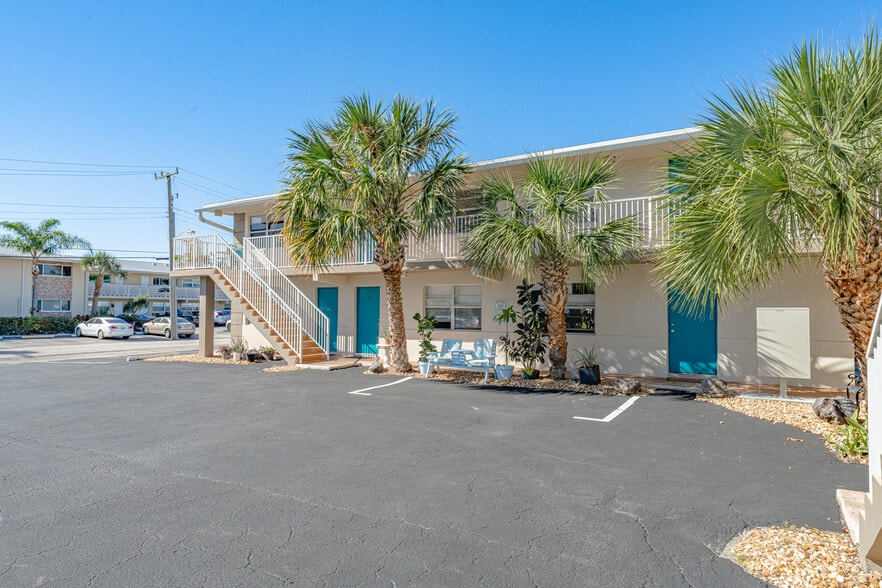 More Photos Of 3213 SE 12th St, Pompano Beach Apartments For Sale